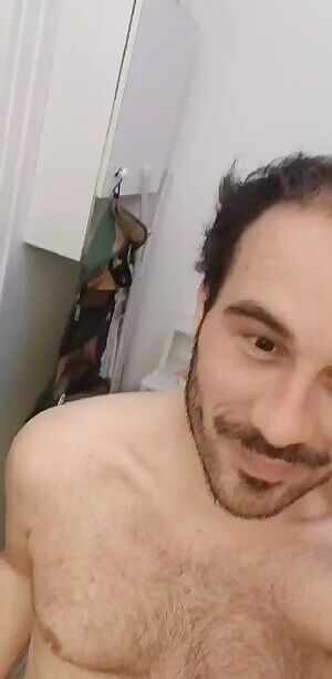 I want to make u a bit horny.. to make u wet.. I would love to know if u are naked now.. Let's talk