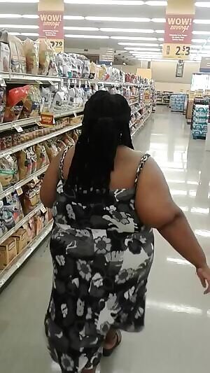 Dug up a vid of me walking at the grocery store,dont know why i even recorded it lol