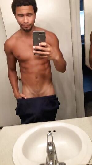 So mad I gotta take these comfy sweats off and get ready for work 😑. It’s hard to get them off too 😂