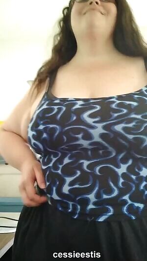 My first titty drop vid. Enjoy my nips.