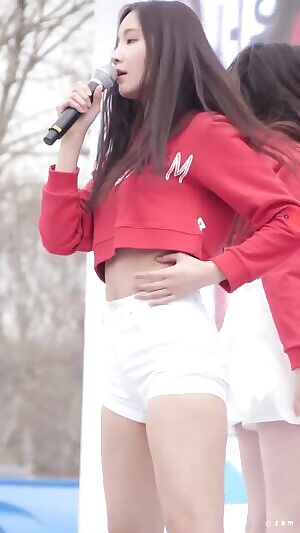 Momoland - Yeonwoo