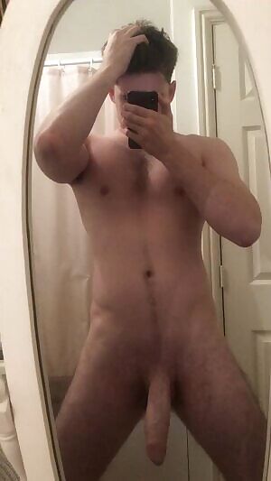 A recreation of my 7” soft cock bouncing around whilst I was playing basketball in just my shorts ;) anyone wanna make it hard ;) 👻jordychappers