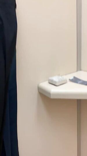 My adventure at the local strip mall . Pms open . Have more videos ;)