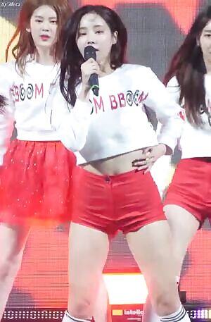 Momoland - Yeonwoo