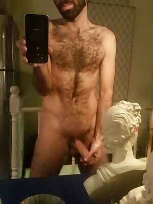 Can you get on your knees for daddy? PMs welcome ☺