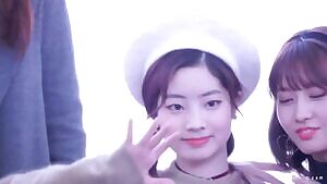 Twice - Momo wants some and Dahyun 'Likey'