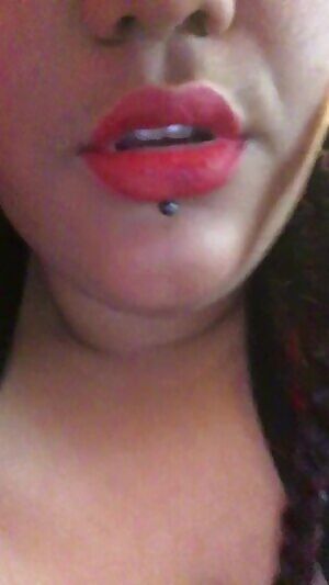 Hello from me and my lips 💋