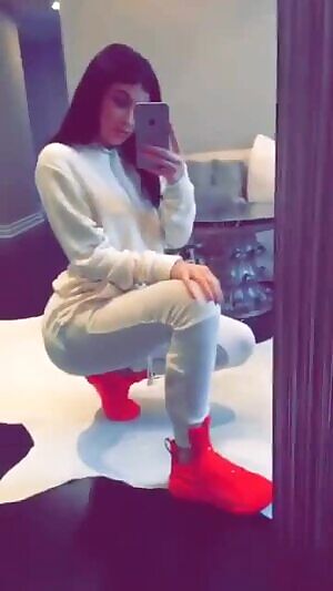 Booty On Snapchat