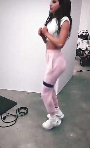 Booty jiggle