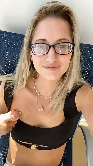 Bri wit a quick flash 😲