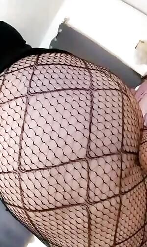 Hey, Look at my Butt