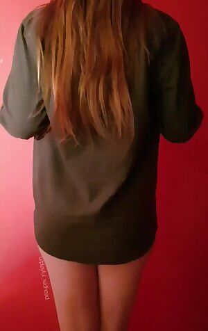 Getting butt naked and shaking my 20yo ass for you. first time ully naked!