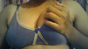Who wants to give my boobies some love ;) Cum 'ere and grab 'em tiiight !