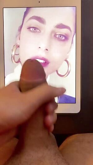 Painting Her Face 💦