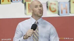 Peta Jensen and Nicole Aniston in a threesome