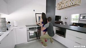 can't believe she handled that !