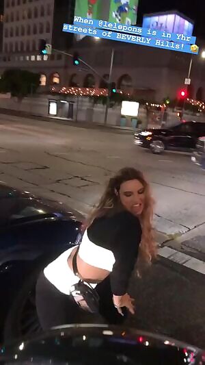 Lele Pons is really fucking annoying but I love her because she's crazy hot and no doubt fucking crazy in bed. Love her love her love her.