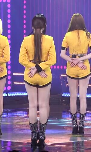 MOMOLAND - Nancy