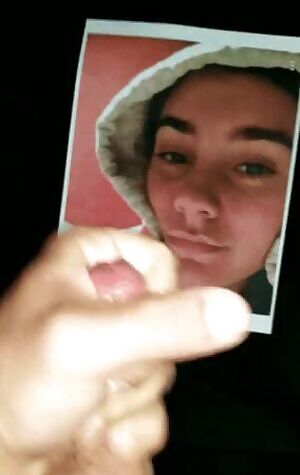 Tribing cute college whore's face