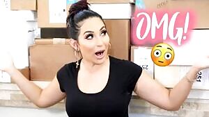 BTS with a make up girl 🎥 Re-Upped