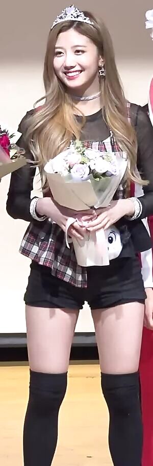 Cherry Bullet - Yuju Jiggling