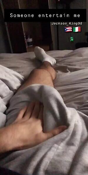 Since you guys liked that photo here’s a video 🥵