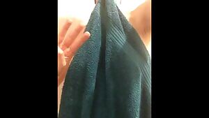 dropping my towel reveal and bounce OC