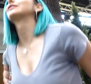 Tiff Bouncing