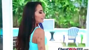 I love seeing her in ripped leggings.