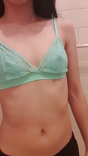 Play with my tits