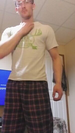 I need some attention... Hit me up!