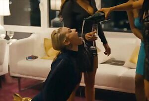 Lili Reinhart
