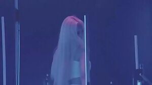 LOONA Jinsoul - Bouncy