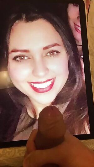 My skinny little gf loves to receive my big thick loads all over her face! Do you wanna cover her too? Kik mrbigdck20 or instagram gpdssilvaa