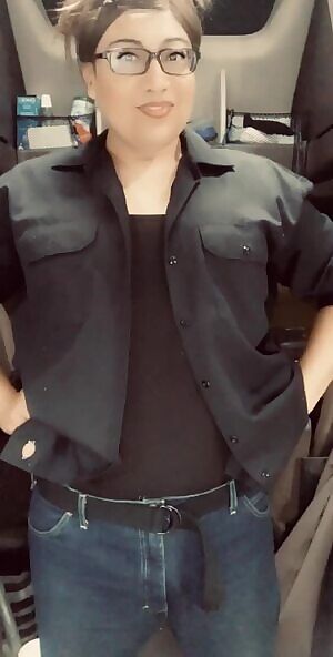 Working hard😉, just wanted to pop in your feed and say hiii🥰