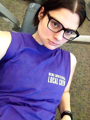 Get a sneaky peak of this four eye's pussy at the gym