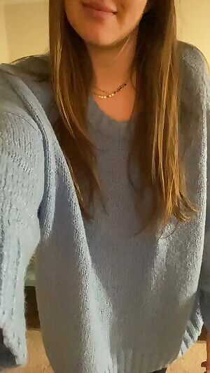 You never know what’s under a baggy sweater 😏