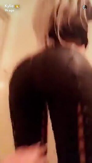 Imagine Kylie Jenner riding you like this