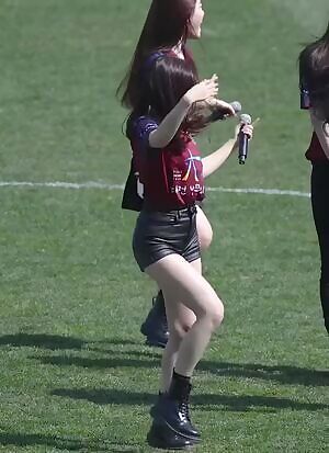 OH MY GIRL - Hyojung