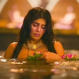 Sexy Jacqueline Fernandez in her full glory in her new music video. Shoot all of your loads her. She wants to bath !!!