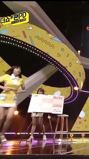 APINK - Eunji and Hayoung