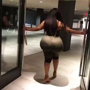 Monster Booty @JayeLove9