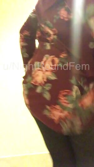 Sometimes the booty just needs to be free!