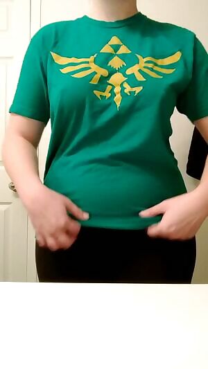 Just flashing the titties... 😘❤️