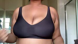 Nipples ready to be sucked 🤤