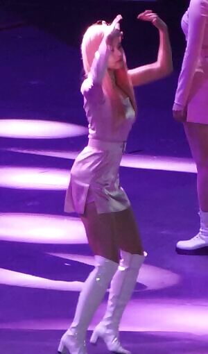 TWICE Sana - Jiggly thighs