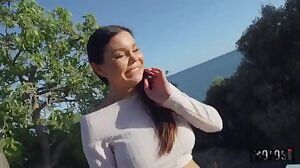 Sasha Coxx - Supporting The Arts