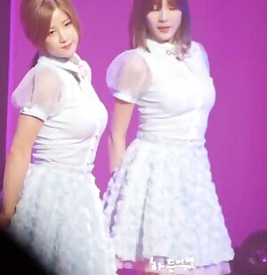 Apink - Chorong & Hayoung