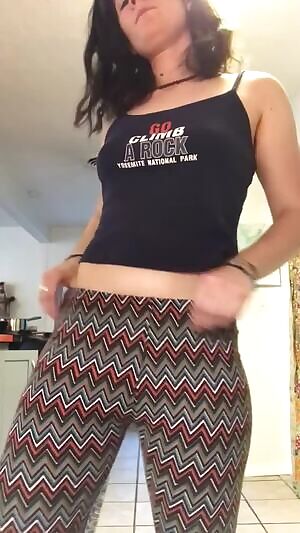 Anyone want to dance in the kitchen with me? i’ll even make you breakast ;)