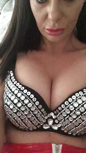 31Where's my slaves tonight? sc:KellyCashew